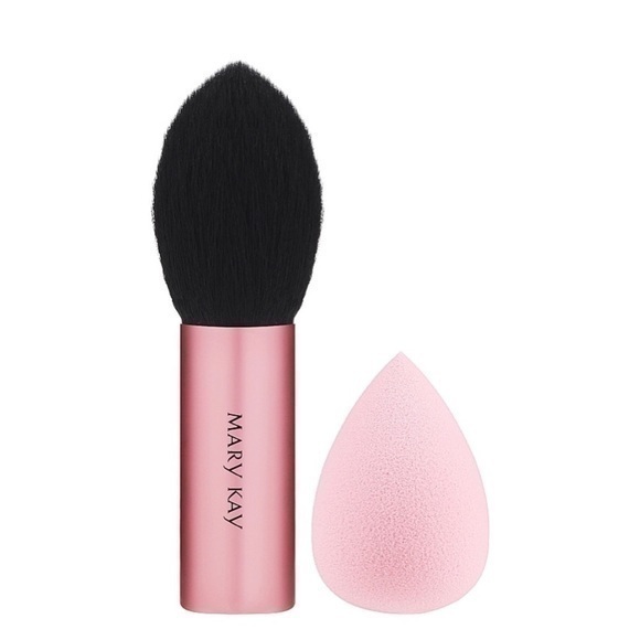 Mary kay Highlighter Brush & Blending Sponge new in box
